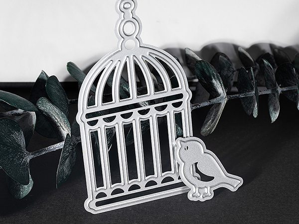 为什么金属工艺礼品比树脂或塑料制品更具收藏与传承价值？